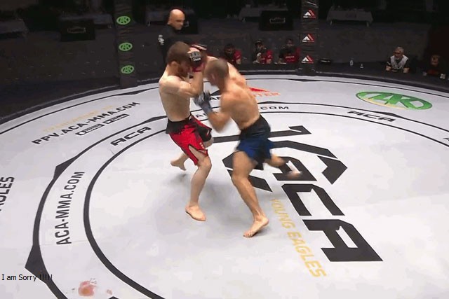 ‘Chiến binh’ Nga tung liên hoàn đấm, hạ knock-out đối thủ chỉ sau 36 giây
