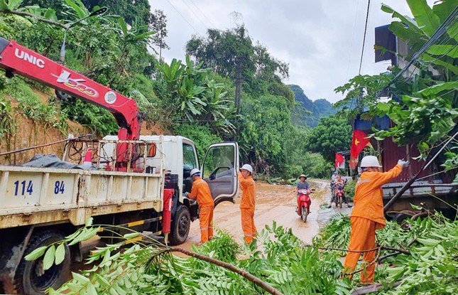 5 thủy điện lớn phía Bắc đóng toàn bộ cửa xả lũ
